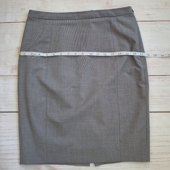 RW&CO Grey Pencil Skirt Size 6 Classic Office Wear - Picture 8 of 12